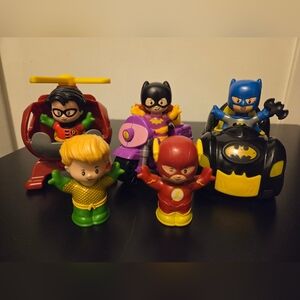 Little People DC Superhero Batman Batgirl Robin Flash Aquaman Figure & Vehicles